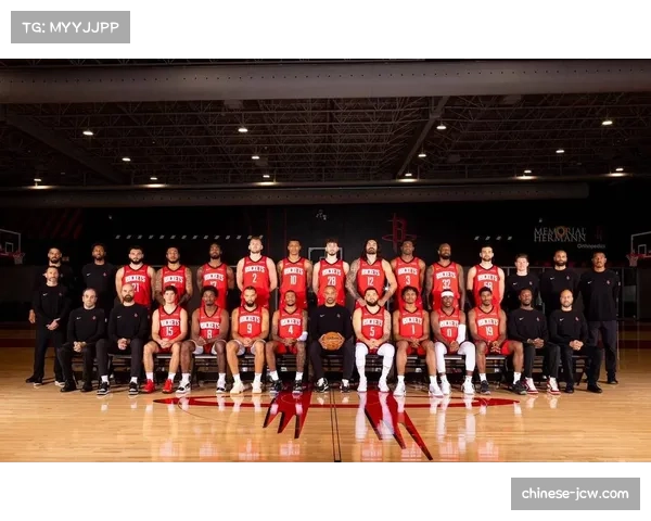 火箭签约戴维森补强 乌度卡手握三套季后赛阵容方案